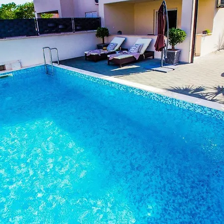 Luxurious Stella Del Mare 5 ***** Apartment *