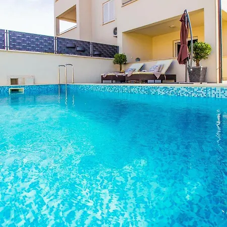 Luxurious Stella Del Mare 5 ***** Apartment